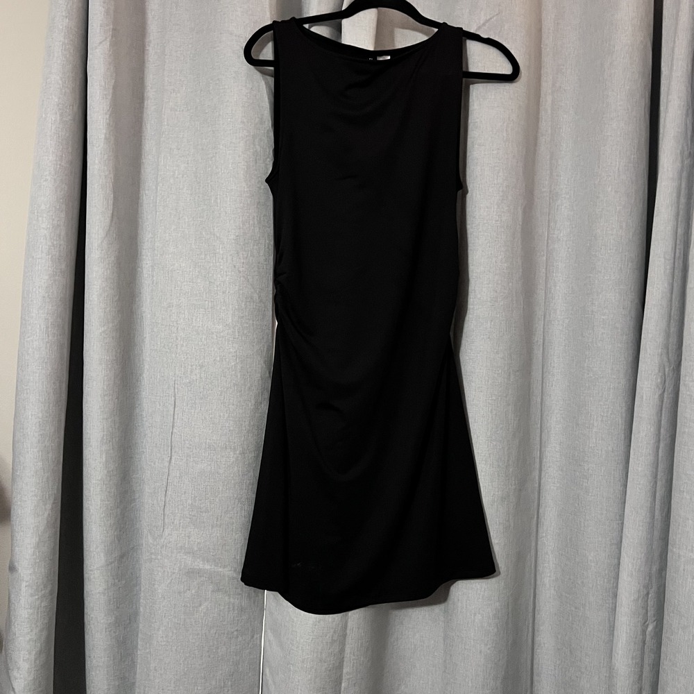 Dividend by H&M‎ Sleek Black Dress & Rouched on the Sides Size L